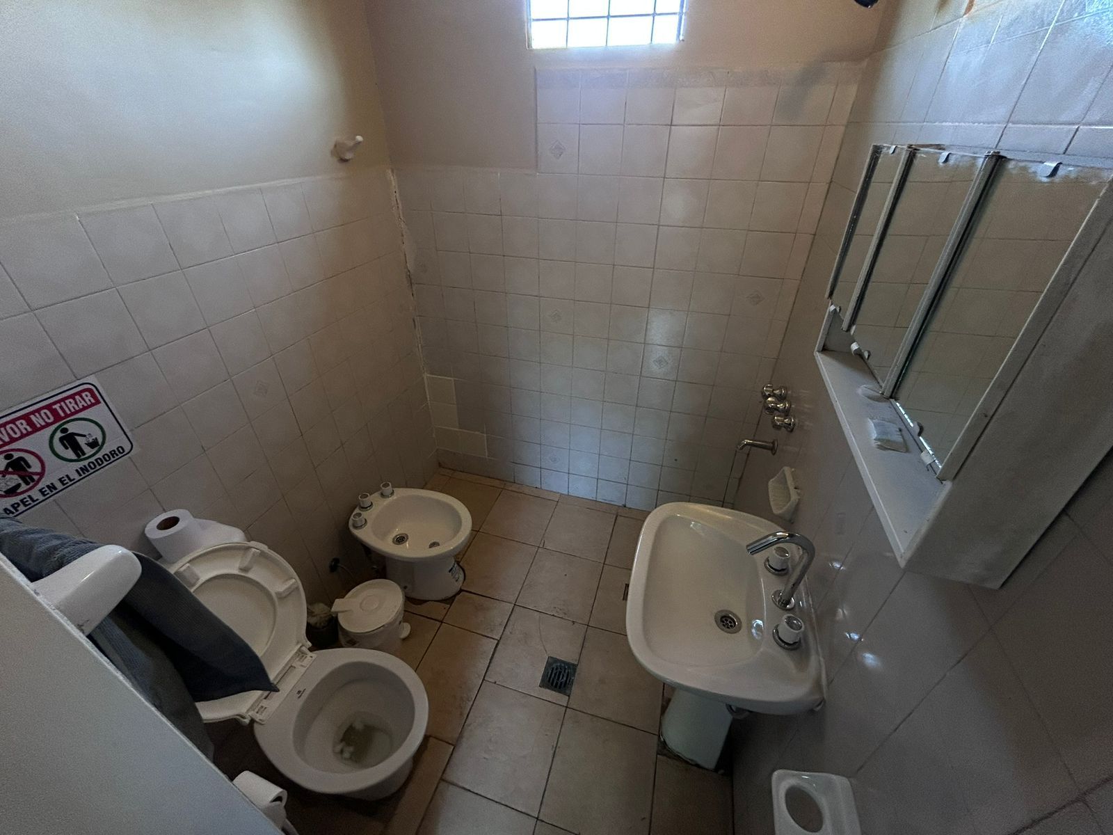 Calle Gobernador Manuel Crespo 3180