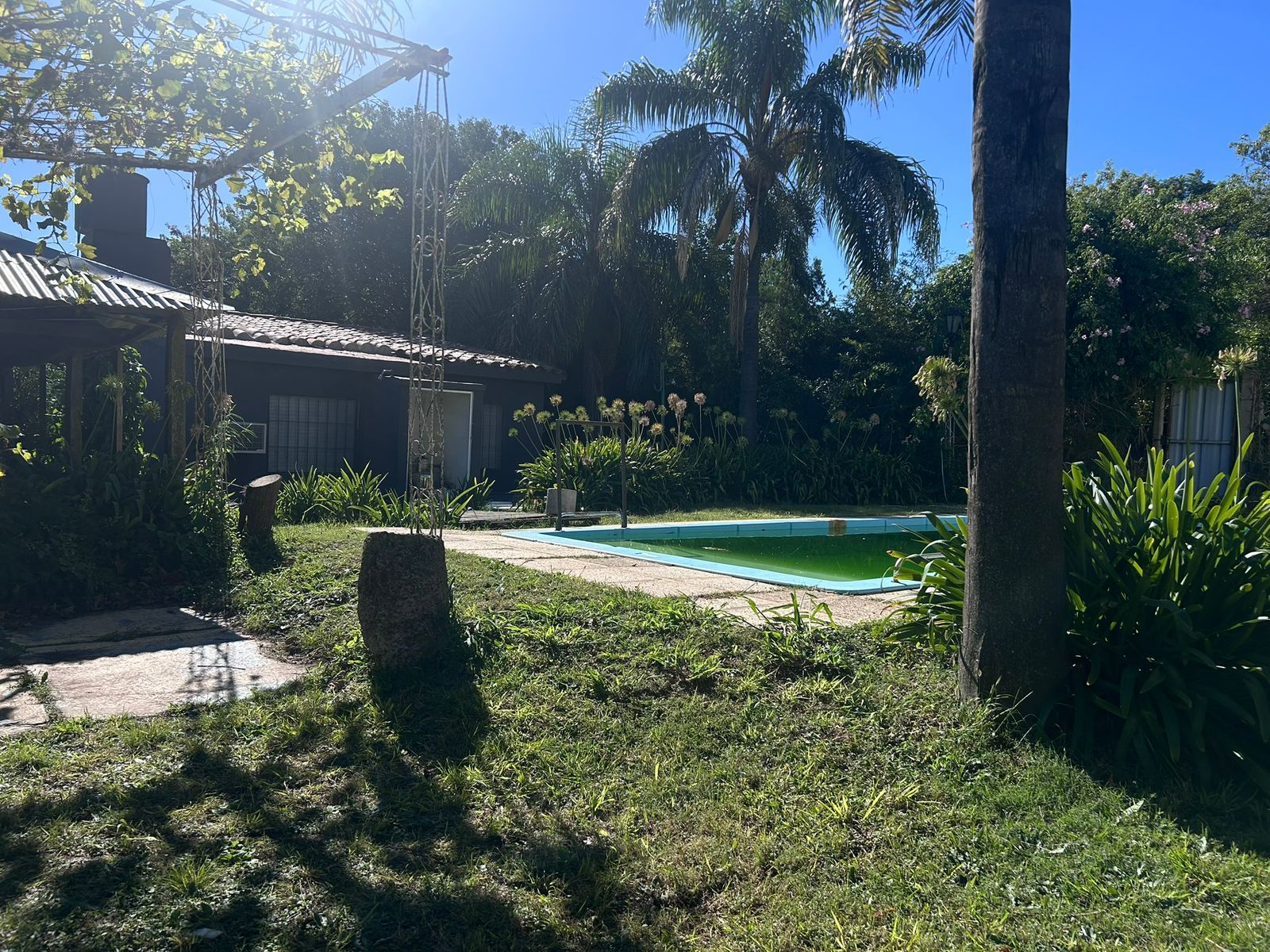 Calle Gobernador Manuel Crespo 3180