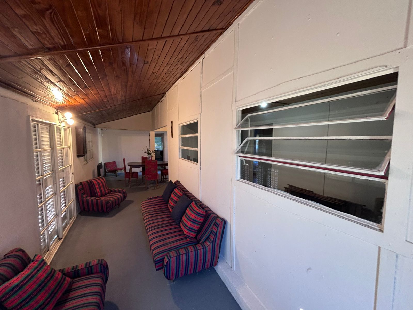 Calle Gobernador Manuel Crespo 3180