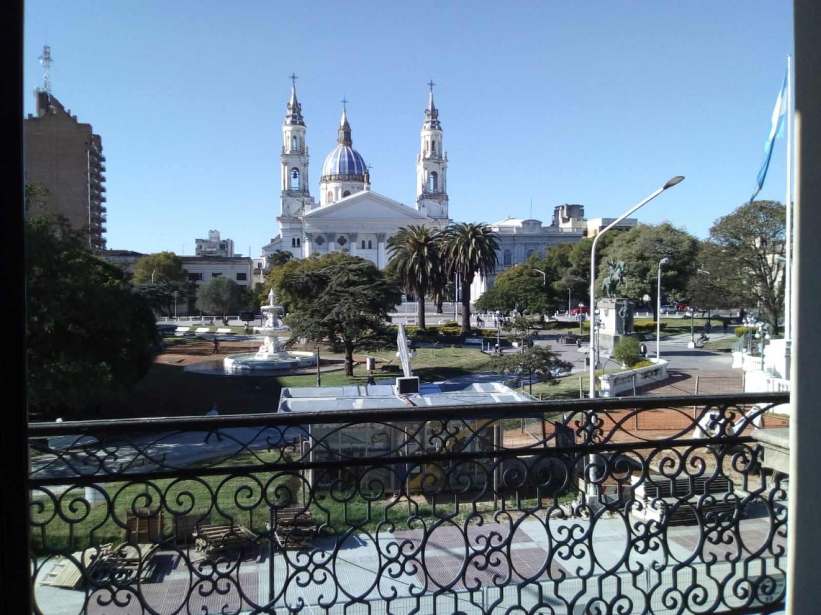 SAN MARTIN Y URQUIZA 906